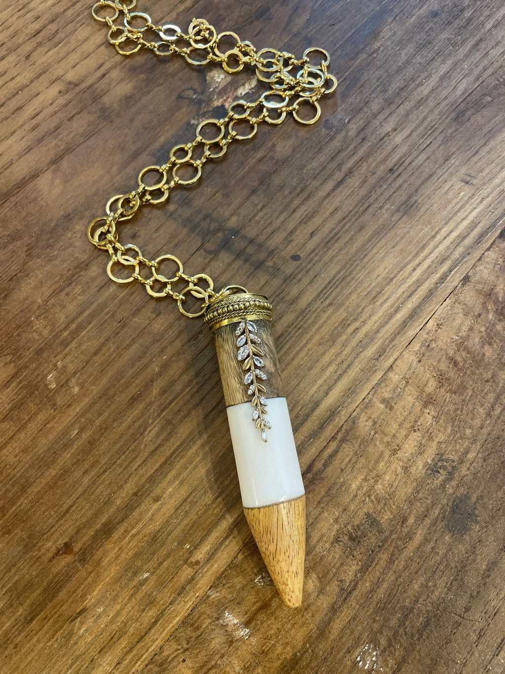 NECKLACE BEIGE & WHITE