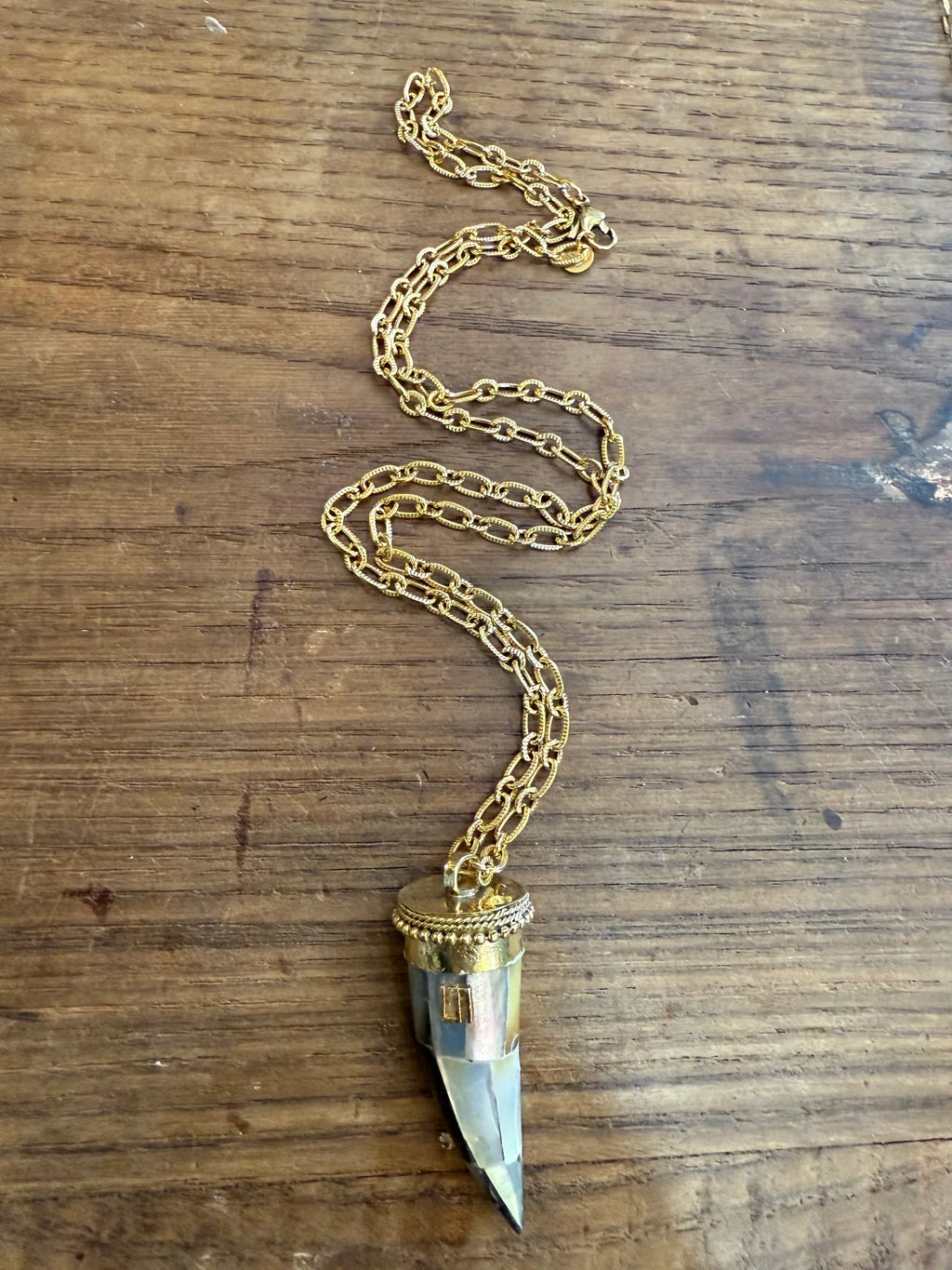 BEL GREY HORN NECKLACE