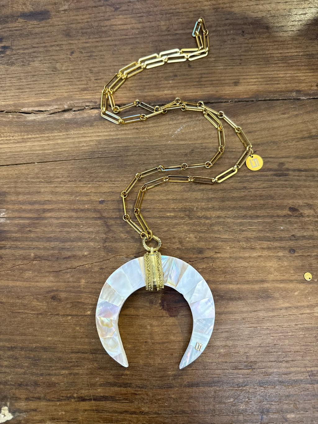 MOON GREY MOTHER OF PEARL NECKLACE