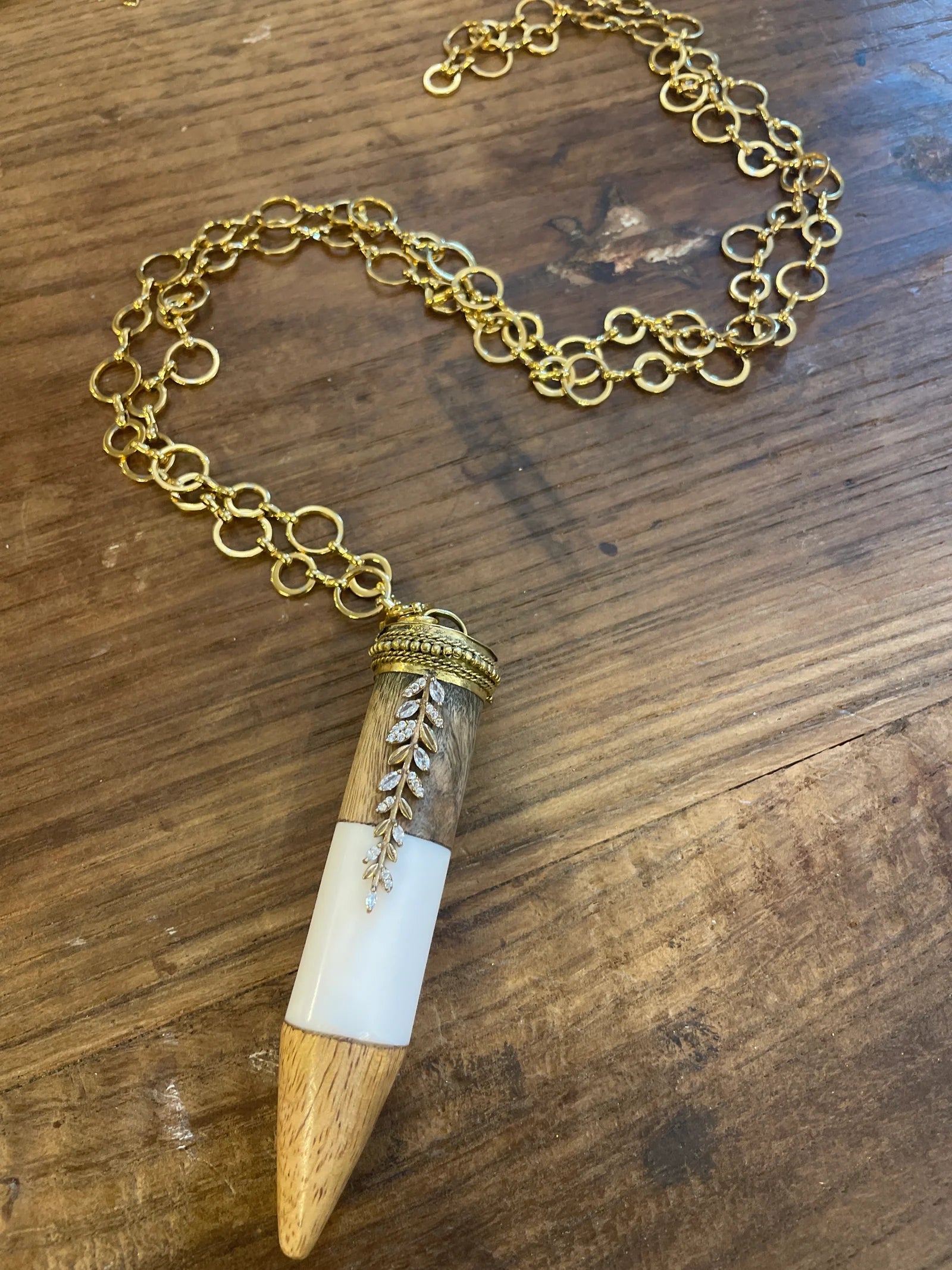 NECKLACE BEIGE & WHITE